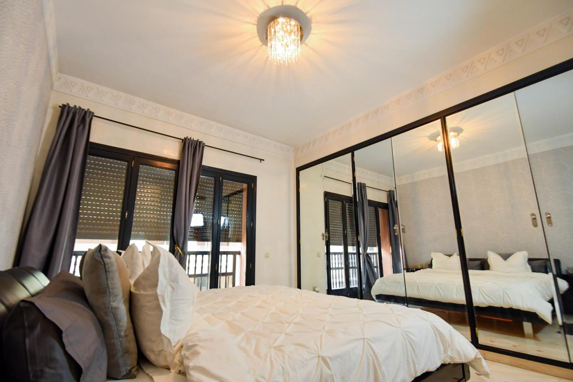 Appartement Haut Standing Gueliz Plaza マラケシュ エクステリア 写真