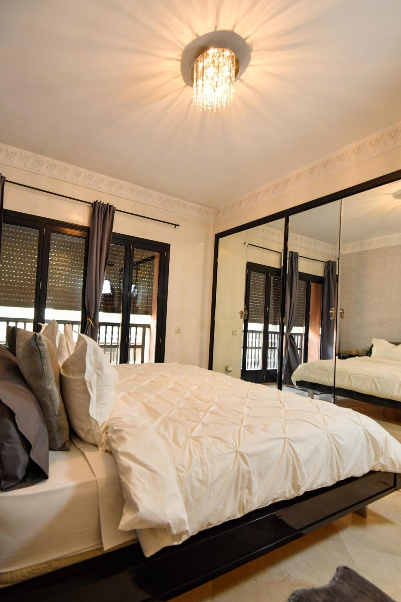 Appartement Haut Standing Gueliz Plaza マラケシュ エクステリア 写真
